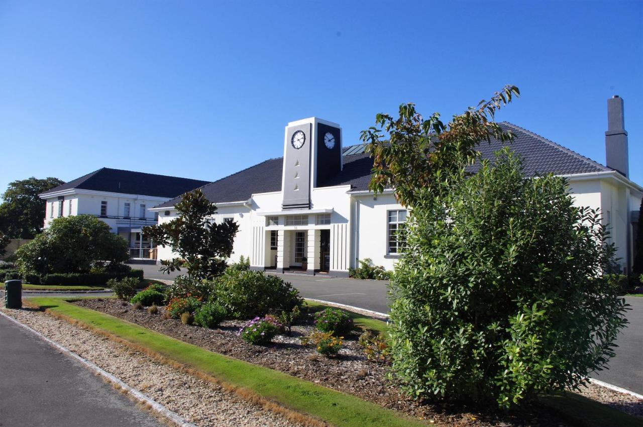 Wigram Hotel Christchurch Bagian luar foto