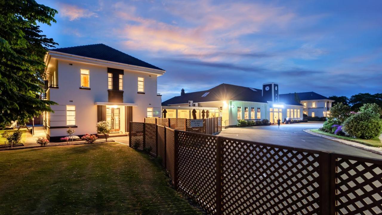 Wigram Hotel Christchurch Bagian luar foto