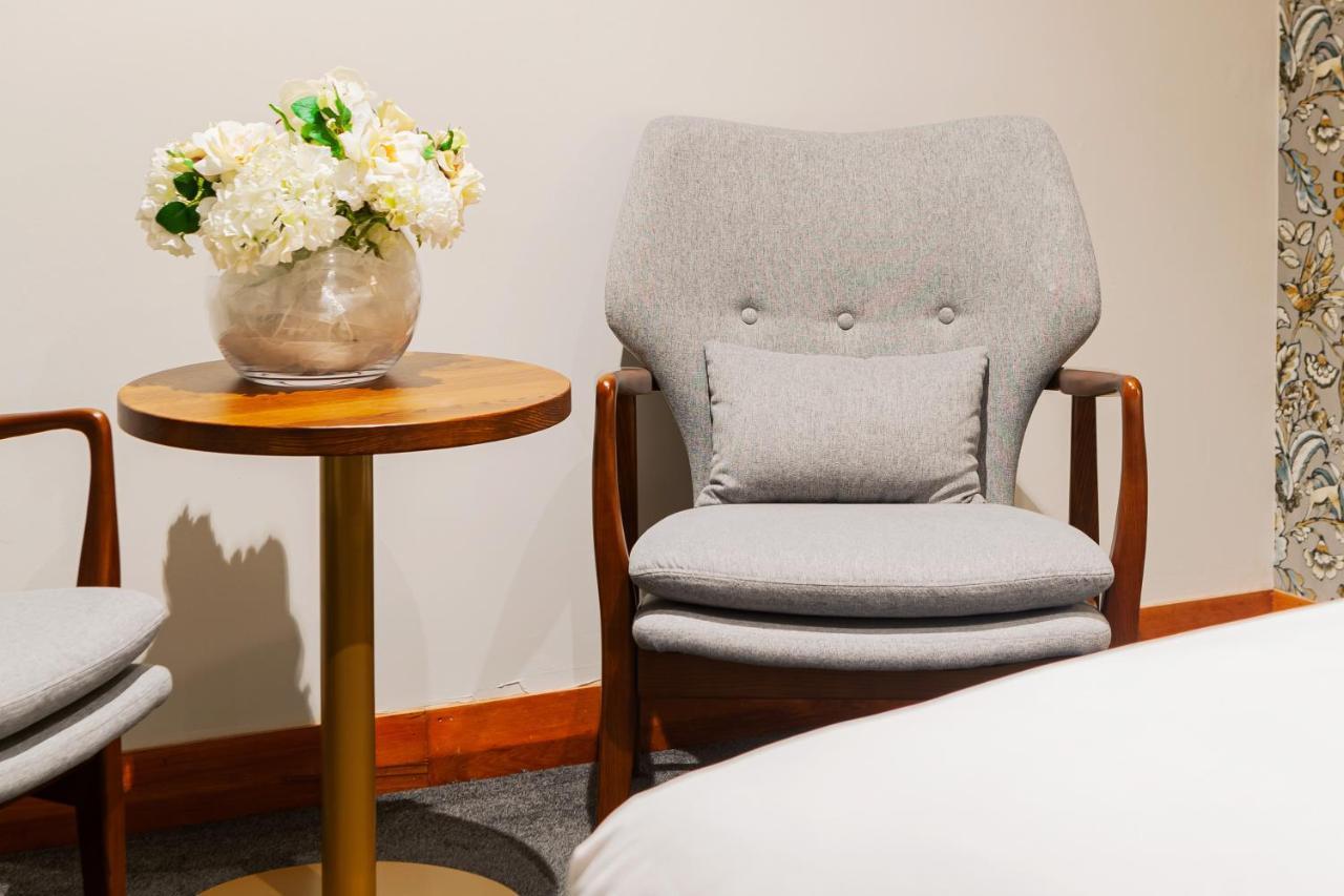 Wigram Hotel Christchurch Bagian luar foto