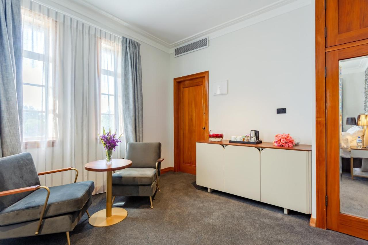Wigram Hotel Christchurch Bagian luar foto