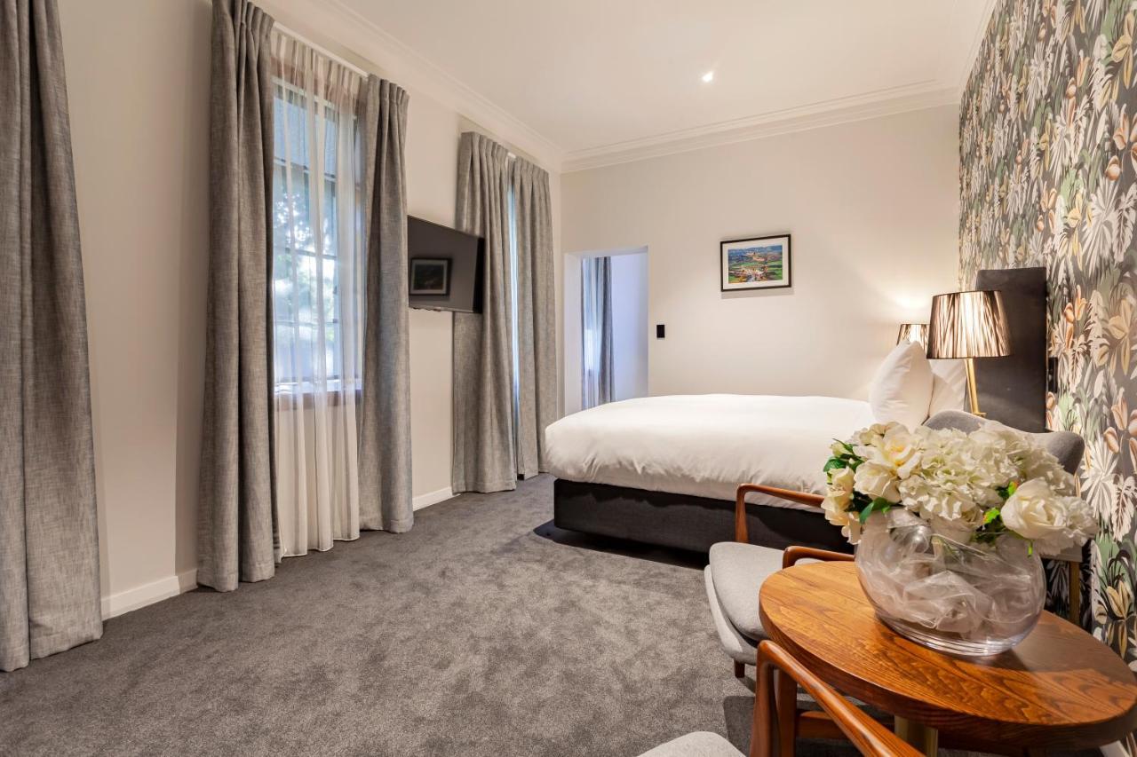Wigram Hotel Christchurch Bagian luar foto