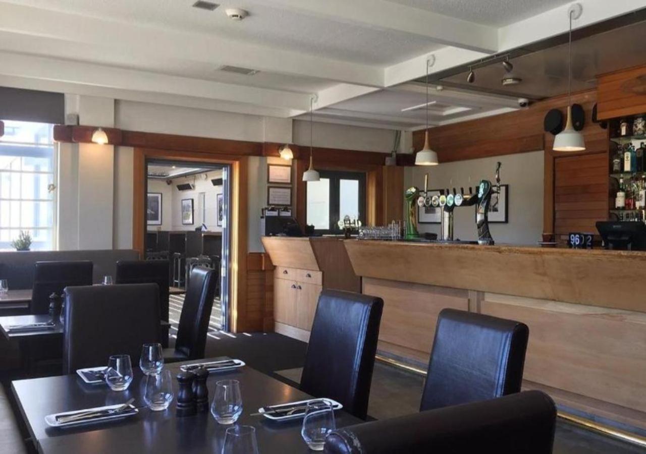 Wigram Hotel Christchurch Bagian luar foto