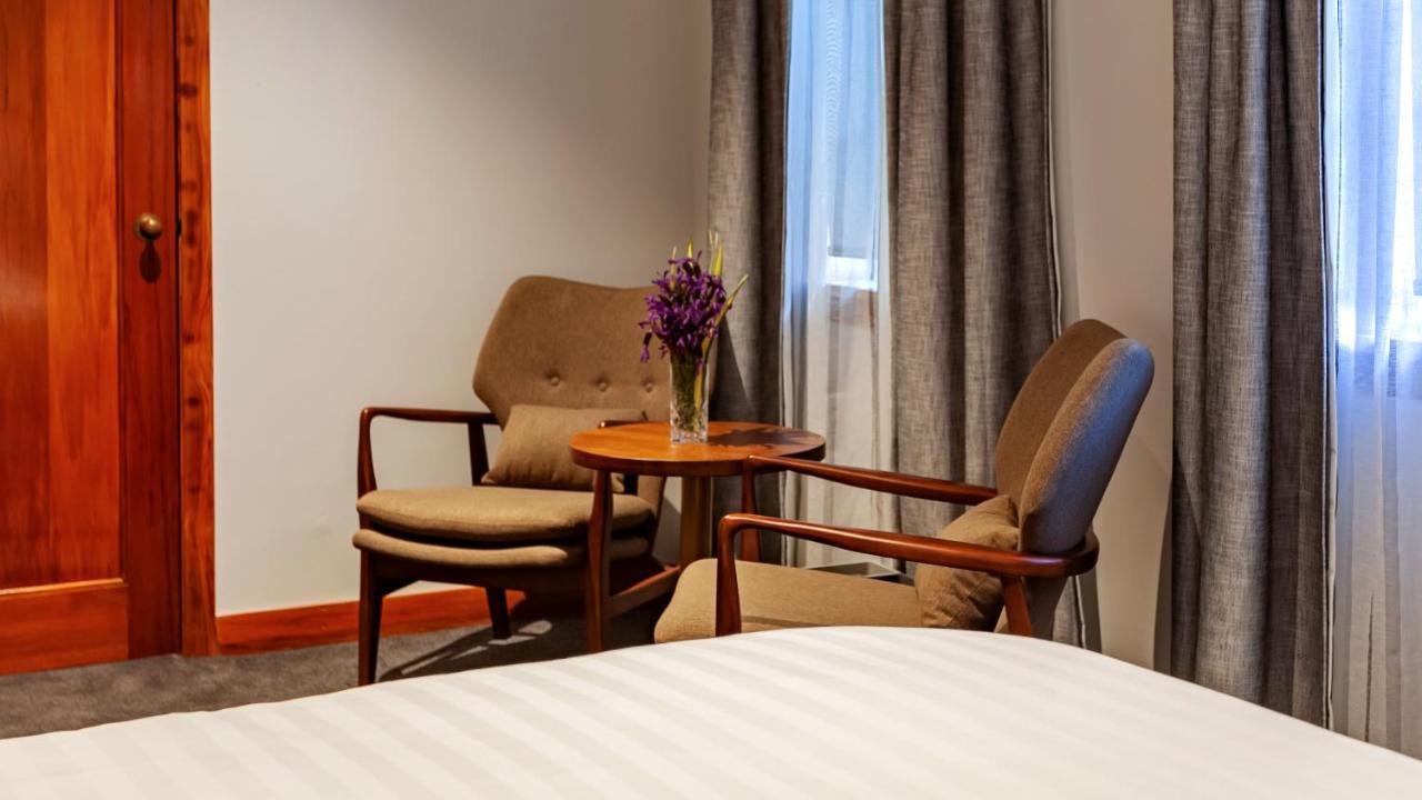 Wigram Hotel Christchurch Bagian luar foto